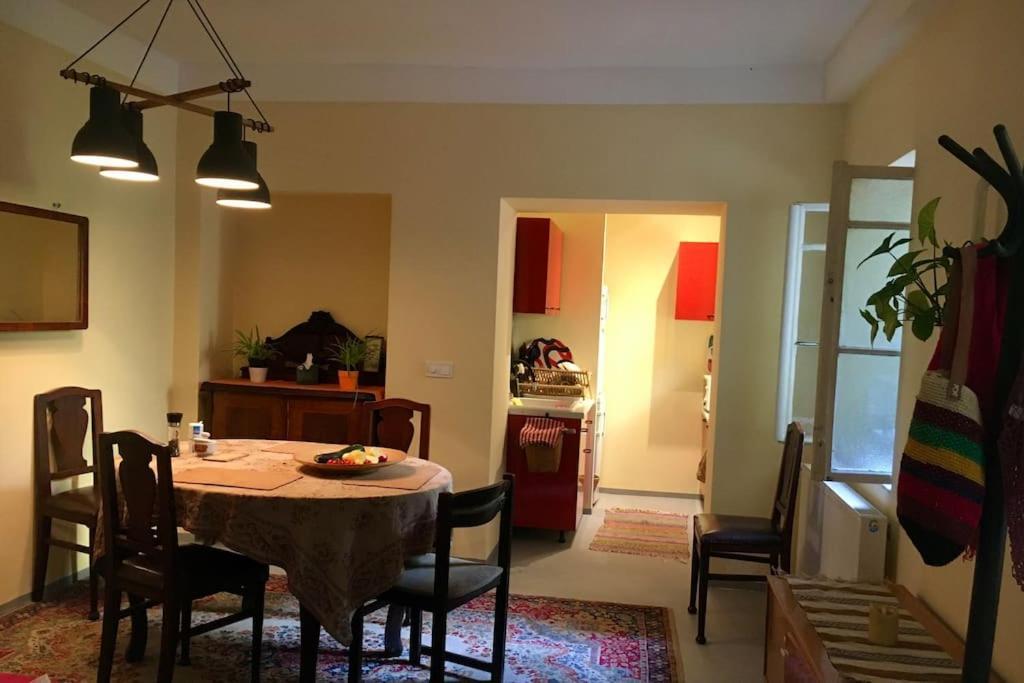 Vintage Studio Apartment, Garden And Free Parking Budapest Eksteriør billede