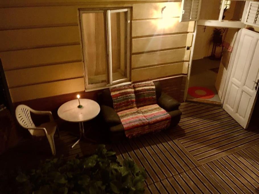 Vintage Studio Apartment, Garden And Free Parking Budapest Eksteriør billede