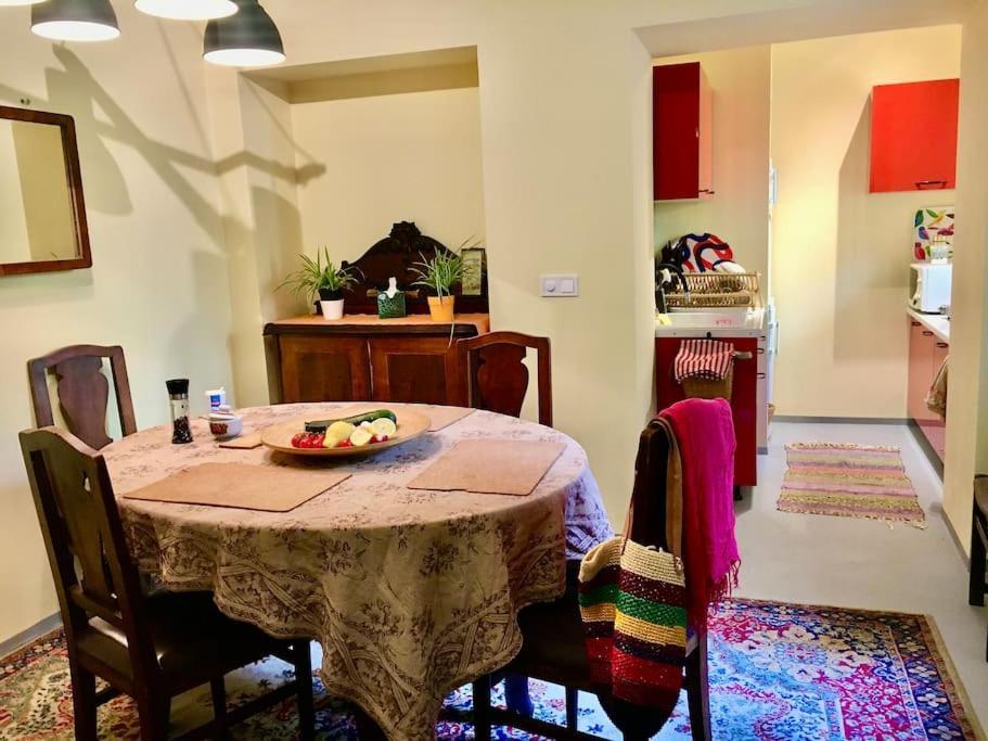 Vintage Studio Apartment, Garden And Free Parking Budapest Eksteriør billede